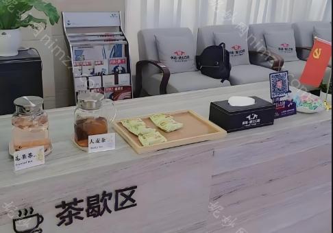 广州博美口腔以其卓越的服务和技术好的医疗团队而出名。医院占地面积达5000平方米，共分两层，为患者提供宽敞明亮的就诊环境。