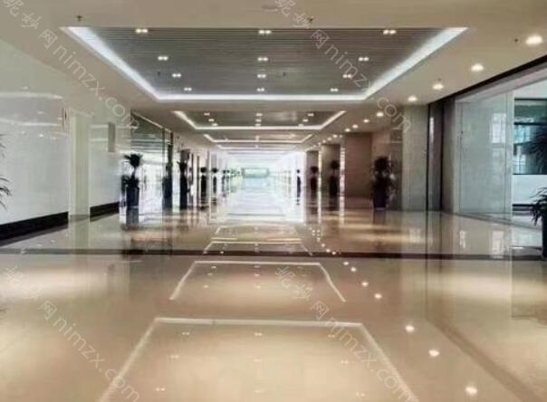 西安四医大激光祛斑怎么样?西安四医大整形美容医院的激光祛斑技术深受当地爱美者的推崇，该院会通过物理激光照射的技术对皮肤上的斑点进行不同频率的照射，使染色斑点逐渐瓦解，而起