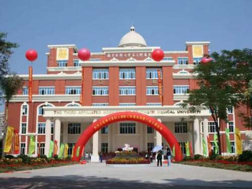 南方医科大学第三附属医院，作为广东地区一所名气不小的公立医院，已经通过了三级甲等医院评审，这是一所综合实力十分强大的综合性医院，那么大家对南方医科大学第三附属医院牙科了解吗?下面这篇文章小编重点要给大家介绍的就是南方医科大学第三附属医院牙科。1、南方医科大学第三附属医院牙科如何?南方医科大学第三附属...