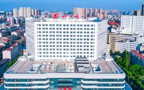 荆州一医院也就是荆州市第一人民医院，医院在荆州地区是三级甲等综合性的医院，有着较大的规模，也开展很多个科室，整形美容科是医院里的一个学科，现在有很多人受到了斑点的困扰，所以想来这里进行祛斑，但是对于第1次来这里做斑点去除的小伙伴，并不知道医院在这方面操作怎么样，就为大家带来，荆州一医院祛斑怎么样好吗...