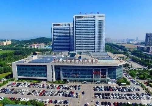 青岛大学医学院附属医院整形科怎么样?青岛地区的经济水平发展得越来越成熟，整形美容项目也获得了很多爱美之人的认可，为更多人带来美丽蜕变。青岛大学医学院附属医院整形科作为当地特色科室，有着丰富的医疗资源，也有着合理的收费标准和做成了大批专业的医生提供严谨的方案，帮助更多人得到很不错的改变。那么接下来就一...