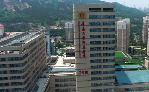 青岛地区的医美技术实力也是很不错的，能够为大家提供更多好的医美技术，其中自体脂肪隆胸技术实力也是很不错的，能够塑造出好看的胸部形态。青岛大学附属医院冷向锋自体脂肪隆胸实力很不错，掌握了专业的技术以及丰富的经验，能够根据差异化需求更好地完成操作，丰胸案例很多，反馈很不错。手术价格大概需要1万元起，具体...