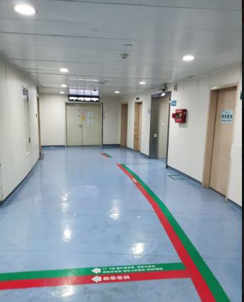 湖南省人民医院种牙价格贵吗？湖南省人民医院口腔科经过多年的发展，现代已经有有数位专科医生。科室配备了先进的口腔综合治疗椅、牙齿种植机、X光机、根管治疗仪、激光治疗仪等设备，能