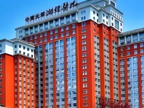 虽然我们现在天天坐在办公室里，也可能是因为工作压力大的缘故，但是还是对着不知不觉何时掉落的头发暗自伤神。我们总是在各种社交平台上，看到火爆的发量美女，还有高颅顶的也是特别多。但是那些在现实生活中真的发量在线吗?在如今的时代，每个人都被脱发而困扰的焦虑，像一场风暴一样席卷到大家身上，不知不觉的侵蚀着大...
