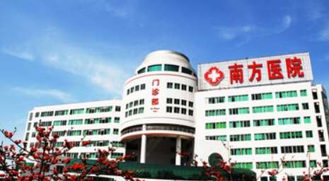 广东牙齿矫正医院排名这事，很多人一搜就是各种推荐，看得人头都大了。其实真要说起来，不少人做牙齿矫正也不是一冲动就做，往往是一拖再拖，纠结半天，就差一个靠谱名单给个方向。尤其是在广东这边，选择多了反而难选。像南方医科大学口腔医院、广州医科大学附属口腔医院、中山大学孙逸仙纪念医院、北京大学深圳医院、佛山...