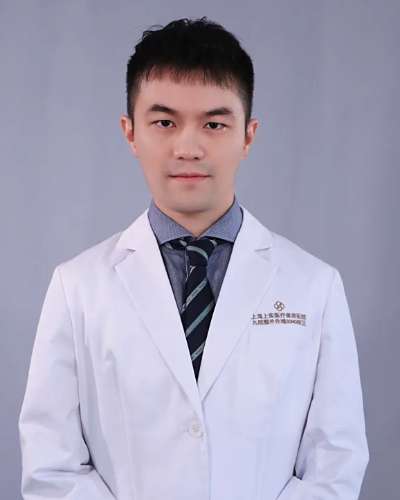 上海九院高博文拉皮手术怎么样？高博文医生对拉皮技术比较了解，医学博士，在正规院校毕业，工作有10多年，发表中英文论著10多篇。有专业的操作方式，形成严格的操作标准，术前面诊沟通，提供合理美学方案，手法细腻，技术精湛，恢复之后可以使外形提升，在行业中的评价较好。服务量不断提升，为多人提供帮助，让大家在...