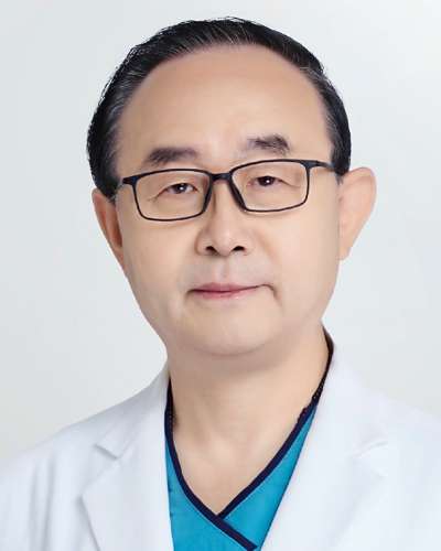 北京侯泽民隆胸怎么样？侯泽民整形外科医生，从事工作多年，有丰富的临床经验。对于脂肪丰胸、吸脂等技术都很了解，工作负责，注重与爱美者的沟通，术前面诊检查定制美学方案，操作时特别认真，减少伤害，恢复之后状态稳定，使质量提升，帮助大家取得更好的形象。对自身技术不断满足，经常研究培训，形成一定的优质，有独特...