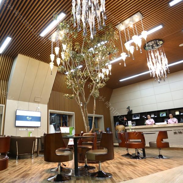 长春玻尿酸整形医院哪家好？随着医美技术的不断发展，玻尿酸填充已成为改善面部轮廓、抗衰除皱的热门选择。长春作为东北地区医美发展较快的城市，涌现出多家专业整形机构。为帮助求美者