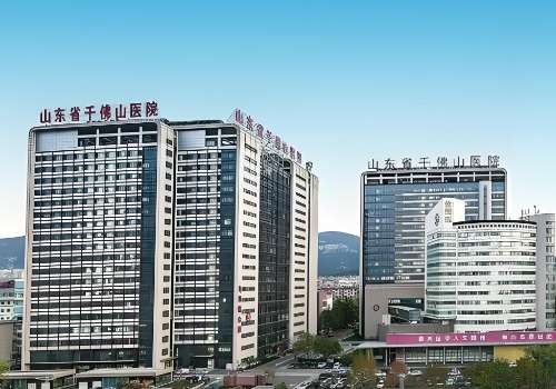 济南哪个三甲医院做双眼皮好？千佛山、省立医院、山大二院实力上榜！随着人们审美眼光的不断提升，医美行业也得到了蓬勃的发展，很多人都会选择通过整形美容的方式来让自己变得更加美观，而眼部作为面部的重要器官，其形态对整体颜值有着很大的影响。所以越来越多爱美者们会选择通过双眼皮手术来让自己获得灵动的双眸造型。...
