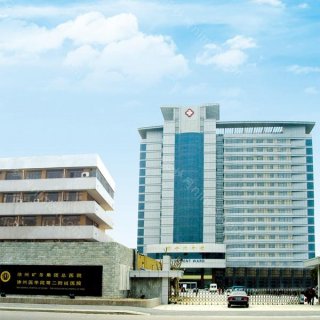 在徐州这座古老而又充满活力的城市中，美容整形行业的发展如同春日里的柳枝，悄悄地抽出了嫩芽。华美美容医院，便是在这样的环境中，以其独树一帜的服务理念和专业技术，逐渐成为了众多