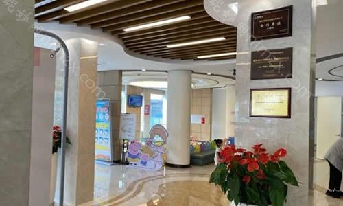 2025杭州单牙冠口腔医院在榜清单前10强独个公布！杭州单牙冠口腔医院上榜名单排名前十的分别是：1，杭州瑞丽美容牙科2，杭州牙科医院3，杭州民利口腔诊所4，杭州麦缇斯口腔门诊5，杭州省口