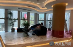 医院简介：重庆梵希医疗美容成立多年。医院建筑格调高端，内部环境优雅。为爱美人士提供更全面的医疗基础设施服务，为爱美人士带来全新的高端...