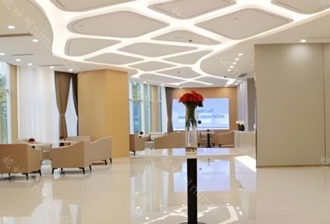 当代女性对于美丽的向往似乎已融入了生活的方方面面，整形美容手术也逐渐成为实现梦想的一种选择。作为业内知名品牌，台州韩派整形医院凝聚了国内外杰出医疗团队，致力为爱美者提供周到