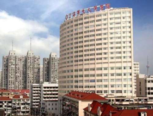 戴传昌医生是一位出身于医学院的医生，专业性非常强，拥有扎实的理论知识，曾在国内知名三甲医院工作过多年，为很多知名网红做过整形手术，是所在医院整复外科的领军人物，擅长各种修复类的手术，还曾多次赴国外参加各种学术交流会，对疑难杂症有一定的研究，在国内的影响力还是很大的，获得了同行的一致认可。戴传昌鼻子修...