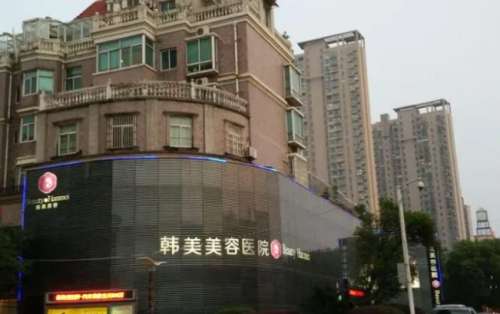 南昌韩美美容医院双眼皮医生怎么样?陈丹丹、赖东兰、刘金丹医生在双眼皮手术上技术十分的不错。如今整形技术高速的发达，越来越多的人通过整形获得了自己喜欢的容貌。双眼皮是整形中比较常见的项目，不过想要双眼皮手术的效果好，医院和医生的选择是很关键的。南昌韩美美容医院的环境很专业，医生技术也很不错，是一个不错...