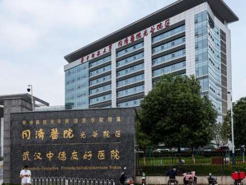 武汉同济吴毅平医生从事整形美容工作已有很多年的时间，擅长的项目非常全面，比如在乳房整形和局部吸脂手术上都拥有较为丰富的诊疗经验，为了提高自身的技术，多次参加各种学术交流会，更新自己的知识，面对求美者会从实际的角度出发，为爱美人士设计独特的整形方案，在业内也是一名很有实力和人气的整形医生。武汉同济吴毅...