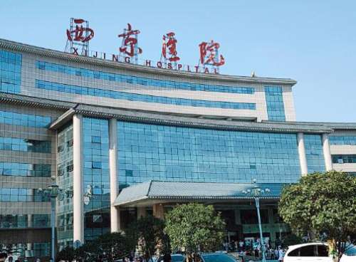 马显杰医生现任职于西京医院，博士学历，专业知识储备非常的扎实，并且不断的学习，把新技术与自己的风格相结合，始终坚持自己的品质，从事整形临床工作多年，在双眼皮整形手术方面有着很大的优势，熟练掌握不同的眼睛风格，术后效果得到爱美人士的一致好评与认可。马显杰双眼皮案例我作为母胎单眼皮的女孩子，肯定是没有体...