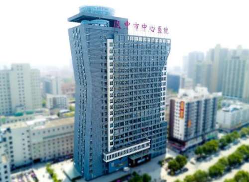 整形手术的技术已经比较成熟，也在全国范围内开始普及，成为了很多人让自己变美的一种方式，像是常见的双眼皮手术，操作简单并且微创，还能带来良好的效果，已经被不少爱美者所喜爱，汉中中心医院开设的整形美容科室，做双眼皮手术还蛮不错的，也有很多专业的医生，汉中中心医院王红双眼皮手术技术比较精湛，对于眼部塑形方...