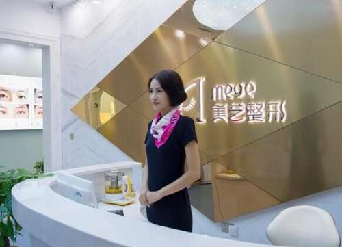 整形美容手术已经变成了爱美人士改变自己的主流方式，很多人都特别喜欢整形美容手术项目，害怕挑选到不好的医生导致手术失败，还得重新再花钱去进行修复，除了对于医院和医生的挑选比较在意，收费也是爱美人士比较关心的问题，孔宇医生修复收费不高，基本上是1.2万起步，价格仅作为参考，具体的价格要看手术的难度系数，...