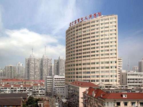 要说国内哪所综合医院在眼部整形方面的技术比较好，那就莫过于是上海九院，因为上海九院所开展的诸多整形项目，不仅齐全，而且覆盖到的整形领域也比较广泛，特别是在一些常规的美容整形上，具备有比较强的实力，也会觉得很多有知名度的医生，上海九院朱惠敏和张英医生哪个好?技术水准对比后，看看这两位医生之间的区别在哪...