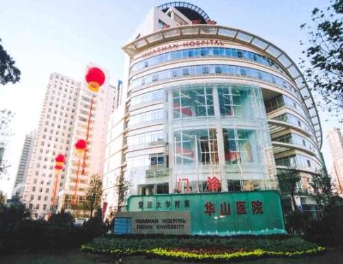 可千万不要觉得现在的整形还是和以前一样容易留下疤痕，经过多年的发展，现如今的整形技术已经比较成熟，不仅创伤比较小，而且恢复的速度比较快，尤其是一些技术实力比较高的医生，在做美容整形手术的时候，还能够进行综合性的整形，一步到位的解决多种问题，比如说坐诊于华山医院的唐新杰医生，对于各种微整形和面部五官的...