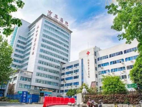 现代生活时时处处都有要求，所以人们对于自己的外界形象更加看重，想要做一个元气少女，给别人展现出更好的形象，可以借助于整形美容手术的方式。王河忠是坐诊于武汉市第五医院医疗美容科的权威医生，对于各种各样的综合整形是比较熟悉的，有着丰富的治疗经验。一、武汉美容王河忠怎么样?王河忠，早上2008年就已经毕业...