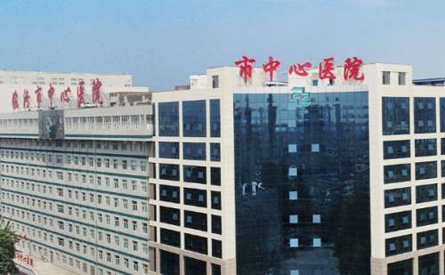 临汾市中心医院谢国芳龅牙矫正技术实测很好，患者对谢医生的影响评分比较高。大家都夸赞谢医生的医术精湛，诊断明确，具有很强的责任心，在进行牙齿矫正方面很专业，技术精湛，能够为顾客较大程度地解决牙齿畸形问题，恢复牙齿美观和健康，谢国芳医生操作龅牙矫正的参考区间大概在4000元到15000元左右，具体的收费...