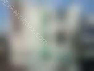 1、医院信息 乌鲁木齐市友谊医院整形科，作为该地区整形领域的佼佼者，拥有5张床位，配备了5名专业医护人员，包括1名主任医师、1名主治医师、2名住院医师和1名护师。科室在全疆率先开展了
