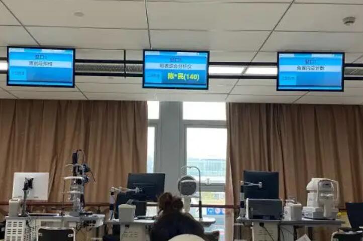 1、威县人民医院美容外科概览 坐落于历史悠久的威县，人民医院自1949年成立以来，一直秉承着以患者为中心的服务宗旨，致力于提供高质量的医疗服务。医院占地面积超过一百三十亩，拥有先进
