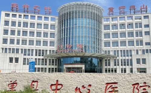 满脸的雀斑，黄褐斑，这些瑕疵化妆都掩盖不住，素颜时更是不敢抬头，遮瑕膏涂了一层又一层，可是在阳光下晒还是会原形毕露，尝试过无数祛斑方法，但是结果都是徒劳，听说美容行业内的激光祛斑技术很不错，但是又担心价格贵到离谱，又害怕遇不到好的医生钱白花。别着急，今天给大家分享单县中心医院张彪医生在激光祛斑方面的...