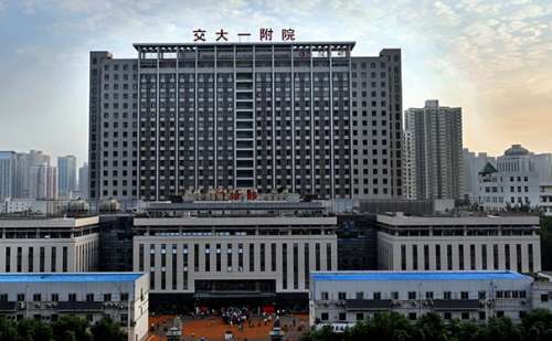 西安交通大学第一附属医院口腔科是一家经验丰富的医疗机构，多年来发展一直很稳定，拥有这一批经验丰富的医生，能够提供各种口腔医疗服务。孙聪医生从毕业之后就从事着口腔常见病的诊断和调节工作，擅长龋齿，牙髓炎，根尖周炎和牙周炎等口腔调节。对于牙齿种植方面也很在行，能够认真的对待每一位顾客，不断的提升努力自己...