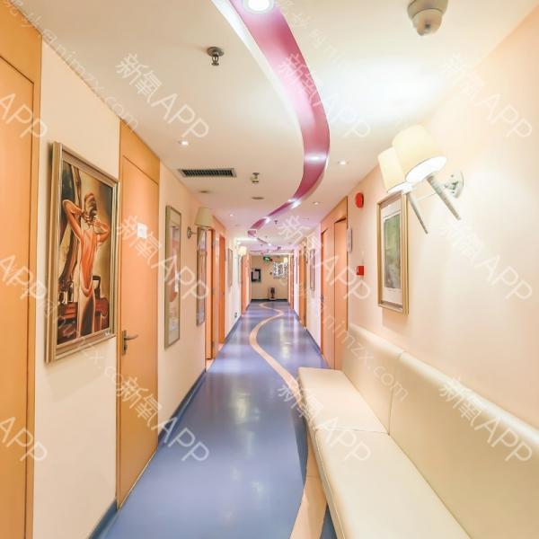 1、深圳美莱医疗美容医院整形外科介绍 深圳美莱医疗美容医院成立于2012年，是福田区华强北街道的专业医美机构，拥有整栋独立医疗空间。医院汇聚梁志为、梁晓健等多位主任医师团队，专注隆