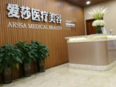 重庆2025年整形医院排名公布，作为西南地区的重要城市，重庆不仅以山城美景闻名，更汇聚了众多专业正规的医疗美容机构。对于初次接触医美的求美者而言，如何选择可靠的医院往往令人困惑。